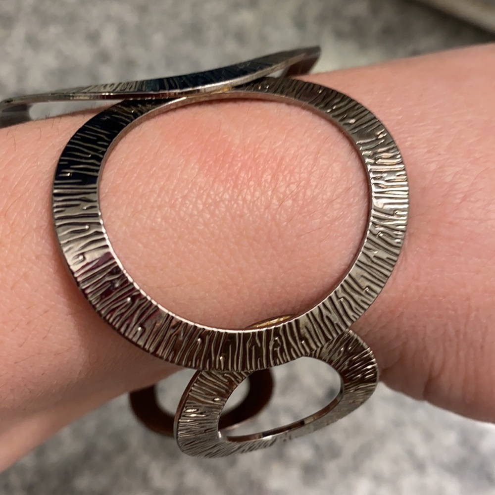 Express cuff bracelet - Picture 2 of 7